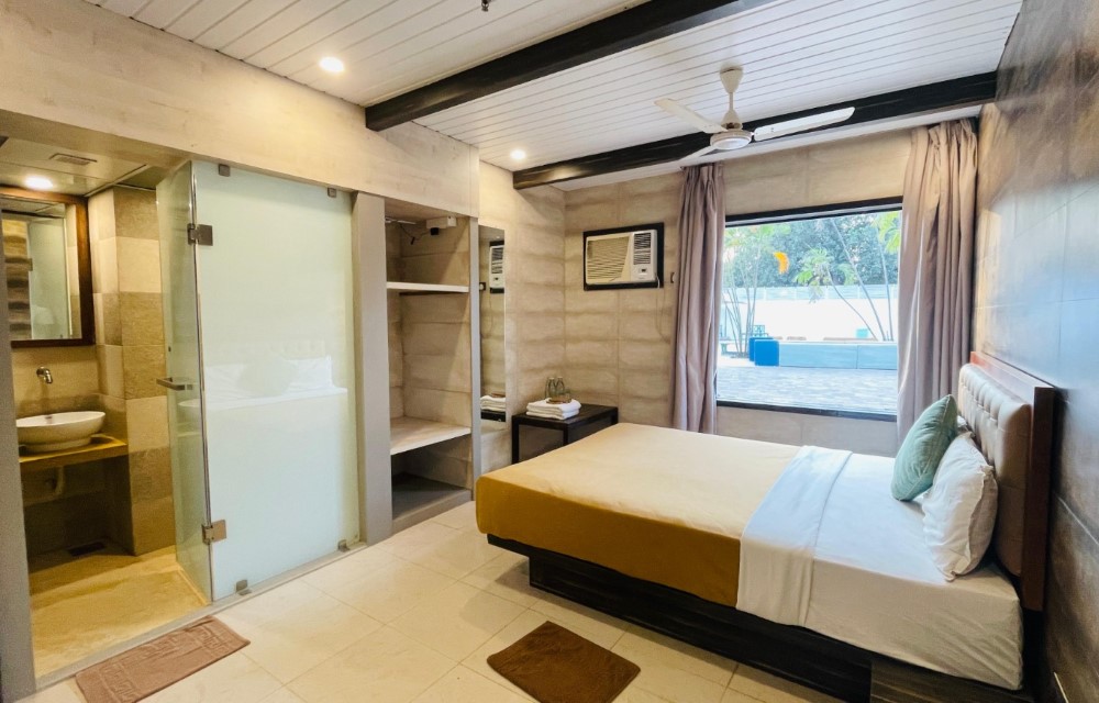 Standard Room-Pool View